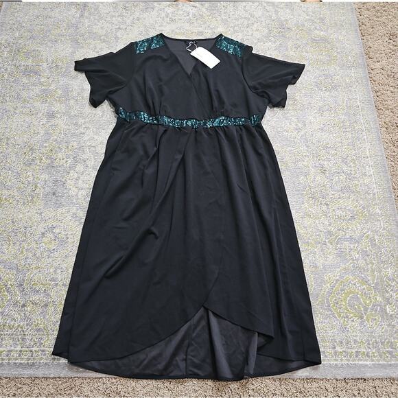 Plus Size 3X 22 - 24 BloomChic Mock Wrap Dress Green Sequin Detail with Pockets - Picture 4 of 5